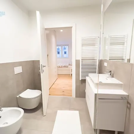 Blue Life 1b Tirabora Short Rent, Con Parcheggio Privato 公寓 的里雅斯特