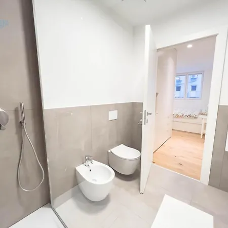 Blue Life 1b Tirabora Short Rent, Con Parcheggio Privato 公寓 的里雅斯特