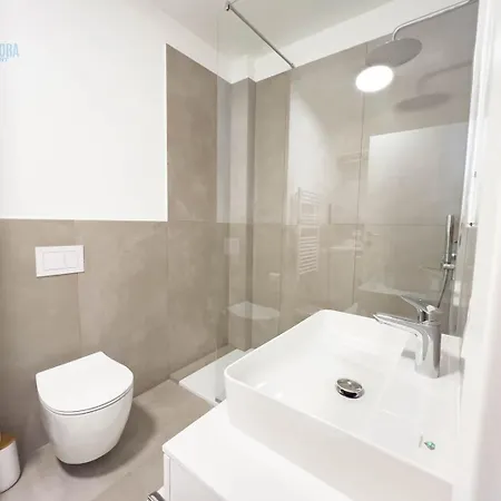 公寓 Blue Life 1b Tirabora Short Rent, Con Parcheggio Privato 的里雅斯特