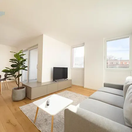 Blue Life 1b Tirabora Short Rent, Con Parcheggio Privato * 的里雅斯特