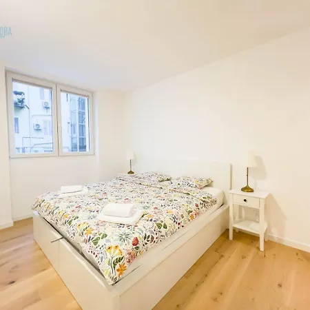公寓 Blue Life 1b Tirabora Short Rent, Con Parcheggio Privato 的里雅斯特