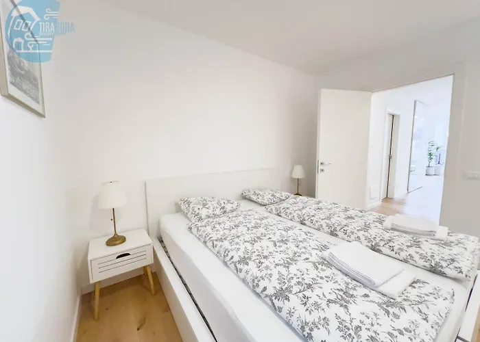 Blue Life 1b Tirabora Short Rent