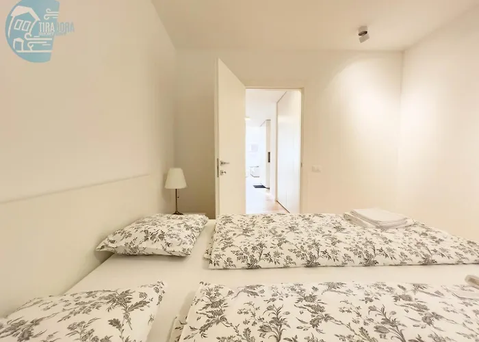 Blue Life 1b Tirabora Short Rent *